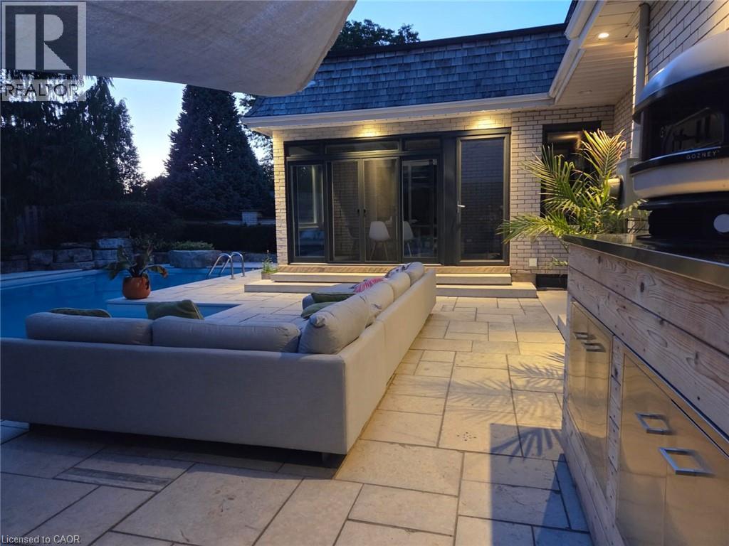 Photo 17 of 75 Somerset Crescent, Waterloo ON