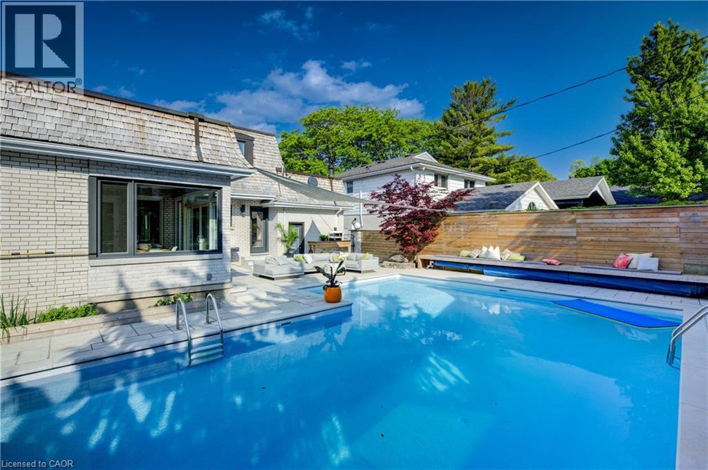 Photo 48 of 75 Somerset Crescent, Waterloo ON
