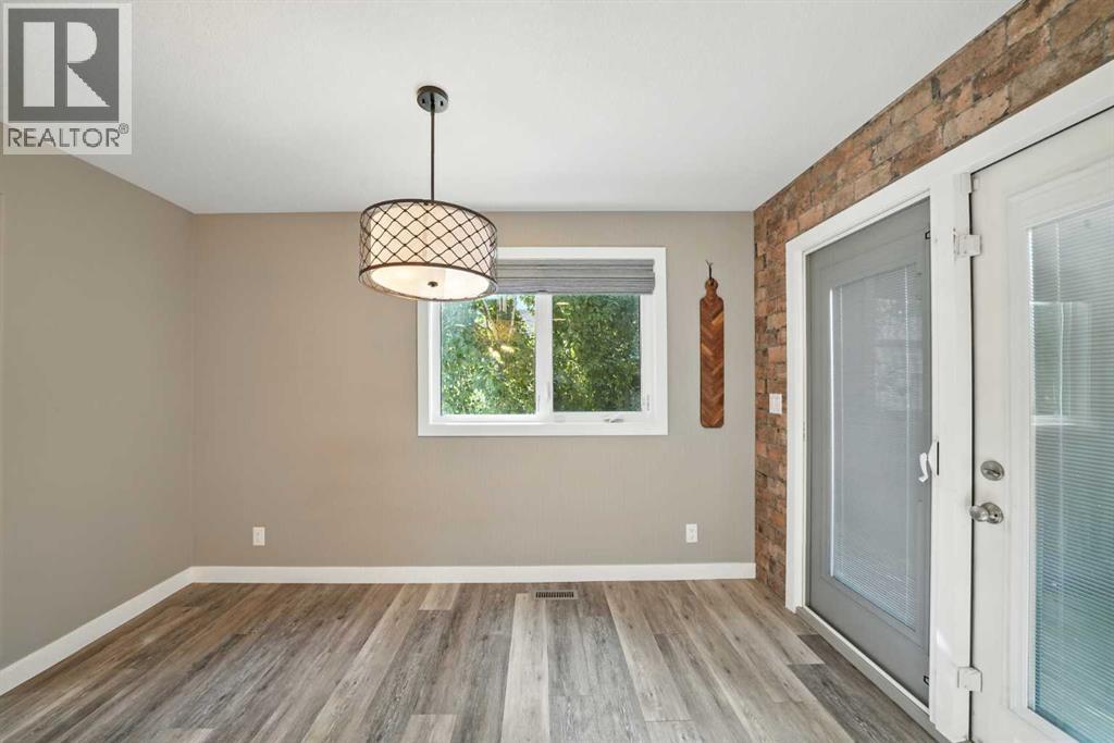 Photo 5 of 6 Wiltshire Place, Red Deer AB