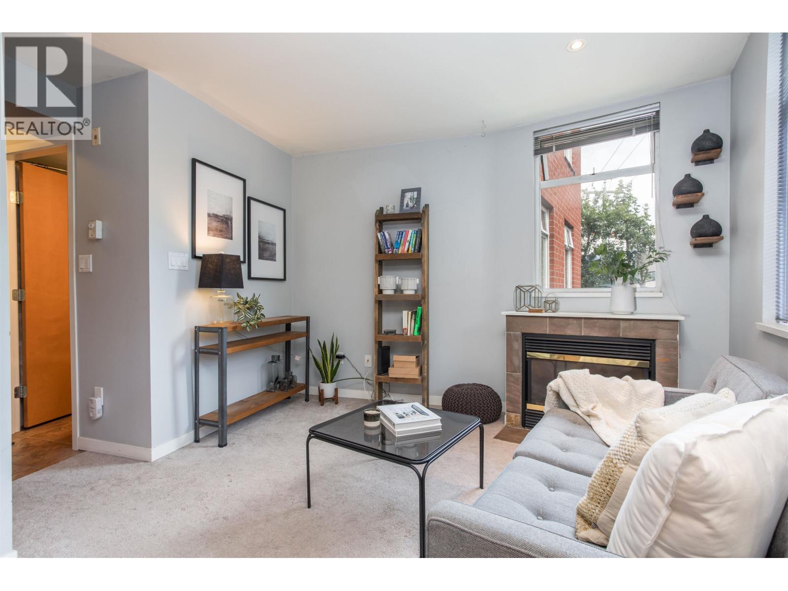 Photo 3 of 210 638 W 7th Avenue, Vancouver BC
