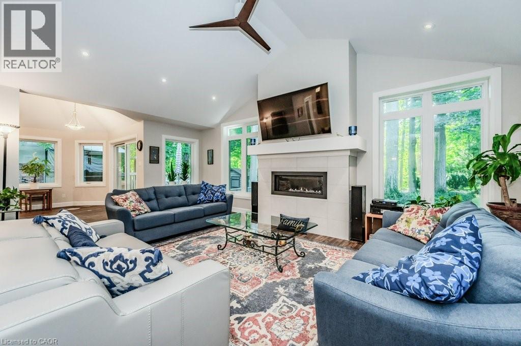 Photo 33 of 219 Corrie Crescent, Waterloo ON