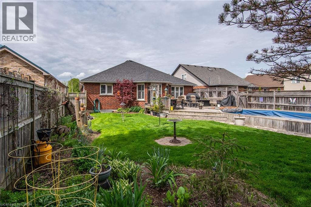 Photo 4 of 58 Zinkann Crescent, Wellesley ON