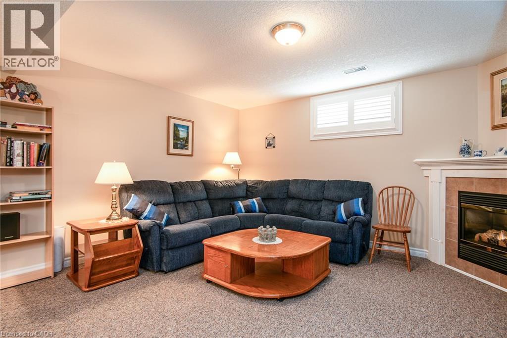 Photo 22 of 58 Zinkann Crescent, Wellesley ON
