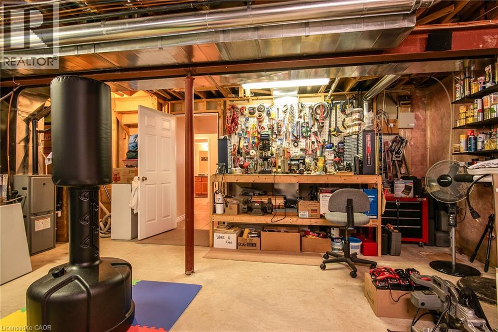 Photo 23 of 58 Zinkann Crescent, Wellesley ON