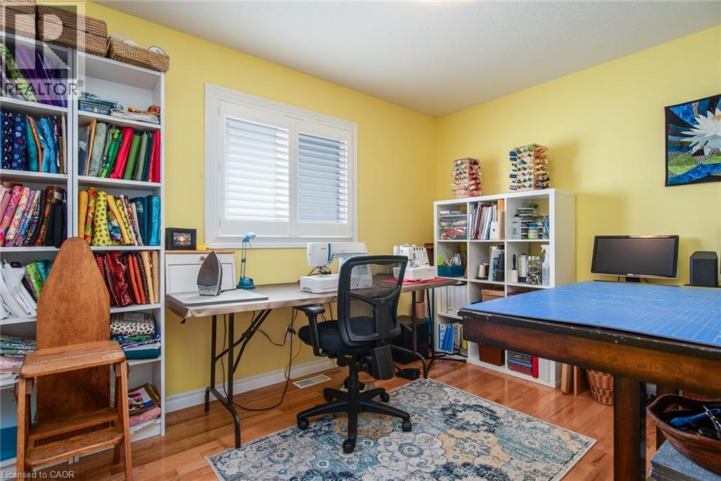 Photo 19 of 58 Zinkann Crescent, Wellesley ON