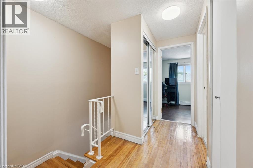 Photo 5 of 293 Fairway Road N Unit 33, Kitchener ON