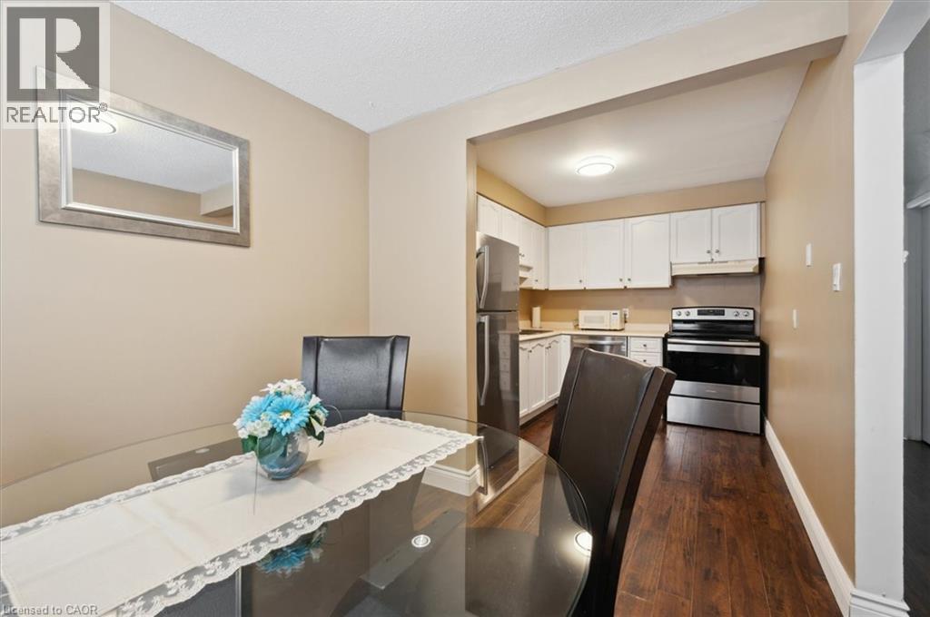 Photo 6 of 293 Fairway Road N Unit 33, Kitchener ON
