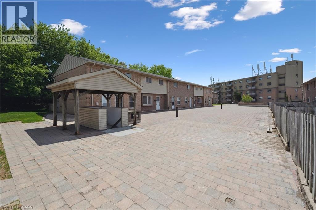 Photo 18 of 293 Fairway Road N Unit 33, Kitchener ON