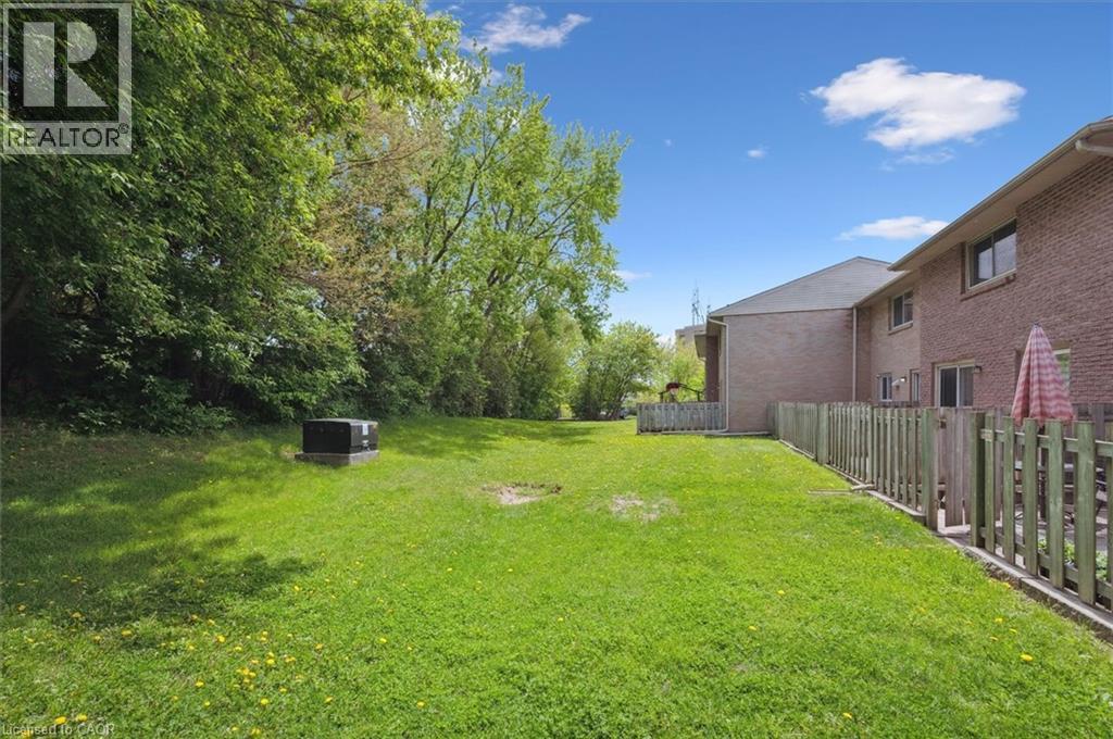 Photo 15 of 293 Fairway Road N Unit 33, Kitchener ON