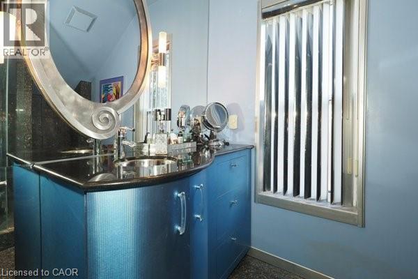 Photo 18 of 64 Francis Street N, Kitchener ON