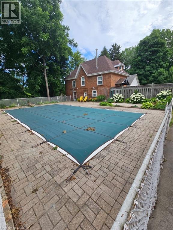 463 KING Street W - 5