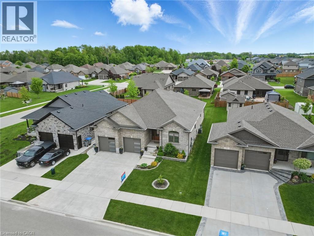 Photo 6 of 107 Forbes Crescent, Listowel ON