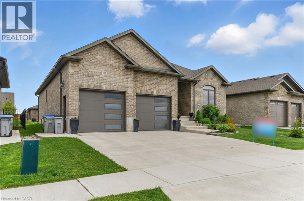 Photo 4 of 107 Forbes Crescent, Listowel ON