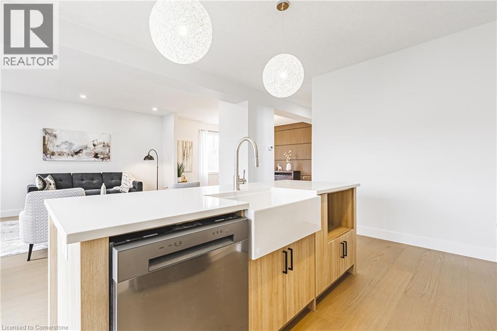Photo 8 of 546 Benninger Drive, Kitchener ON