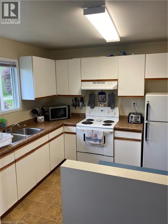 Photo 8 of 839 Stirling Avenue S, Kitchener ON