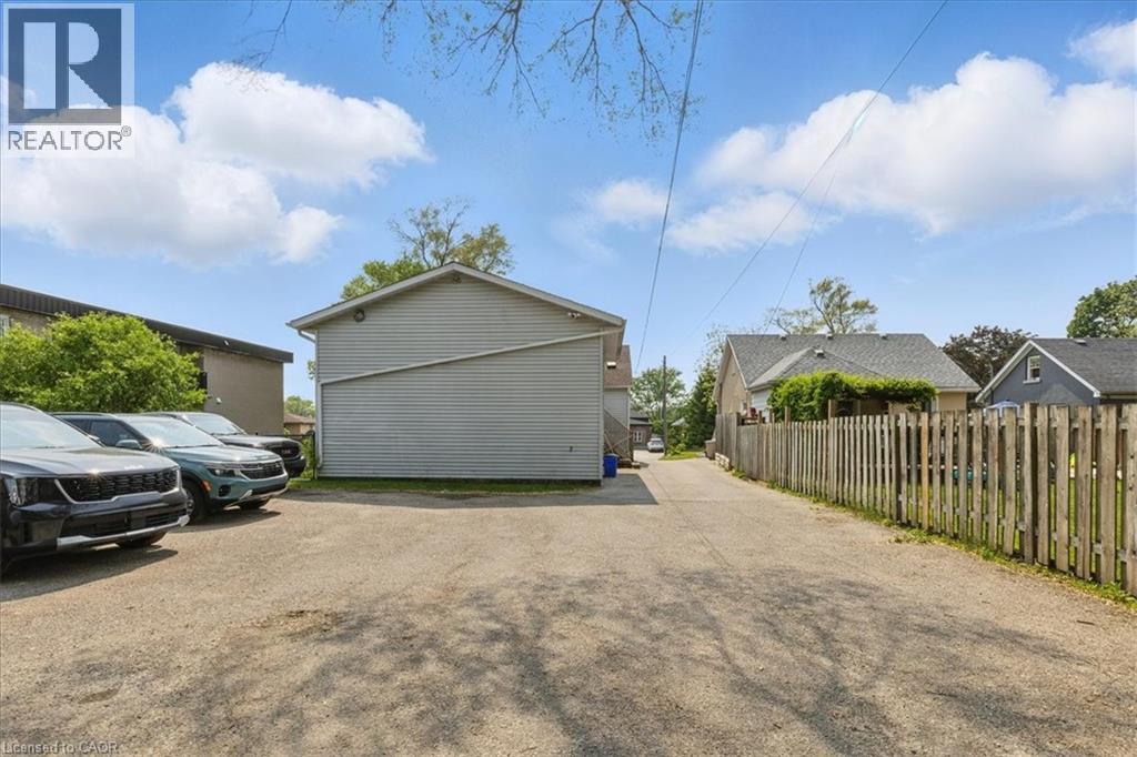 Photo 36 of 839 Stirling Avenue S, Kitchener ON