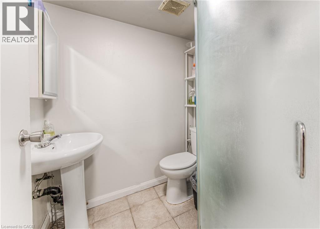 Photo 13 of 42 Cardill Crescent, Waterloo ON