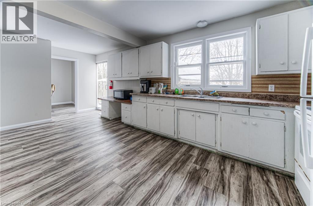 Photo 27 of 42 Cardill Crescent, Waterloo ON