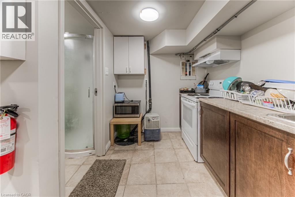 Photo 6 of 42 Cardill Crescent, Waterloo ON