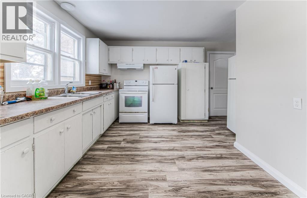 Photo 7 of 42 Cardill Crescent, Waterloo ON