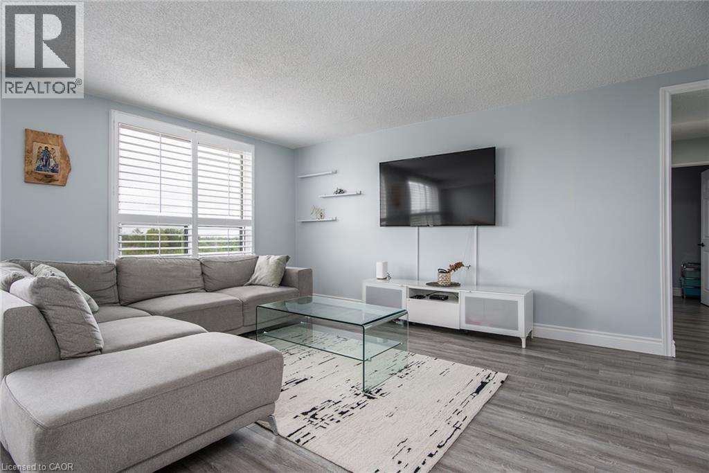Photo 17 of 18 Holborn Court Unit 611, Kitchener ON