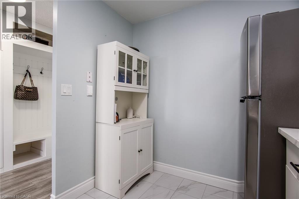 Photo 13 of 18 Holborn Court Unit 611, Kitchener ON