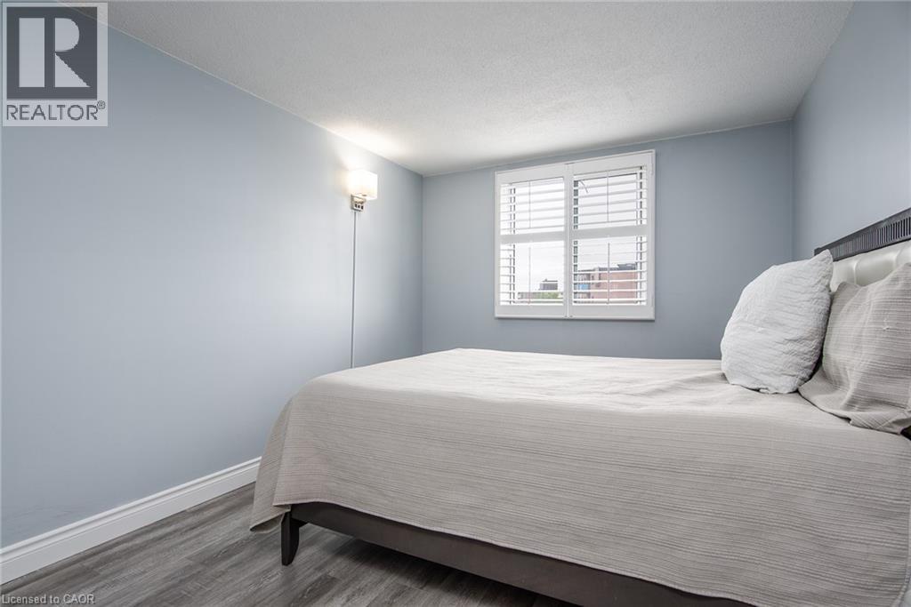 Photo 1 of 18 Holborn Court Unit 611, Kitchener ON