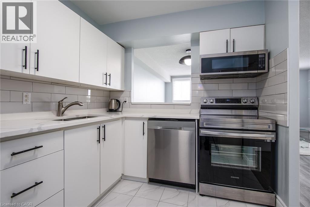 Photo 15 of 18 Holborn Court Unit 611, Kitchener ON