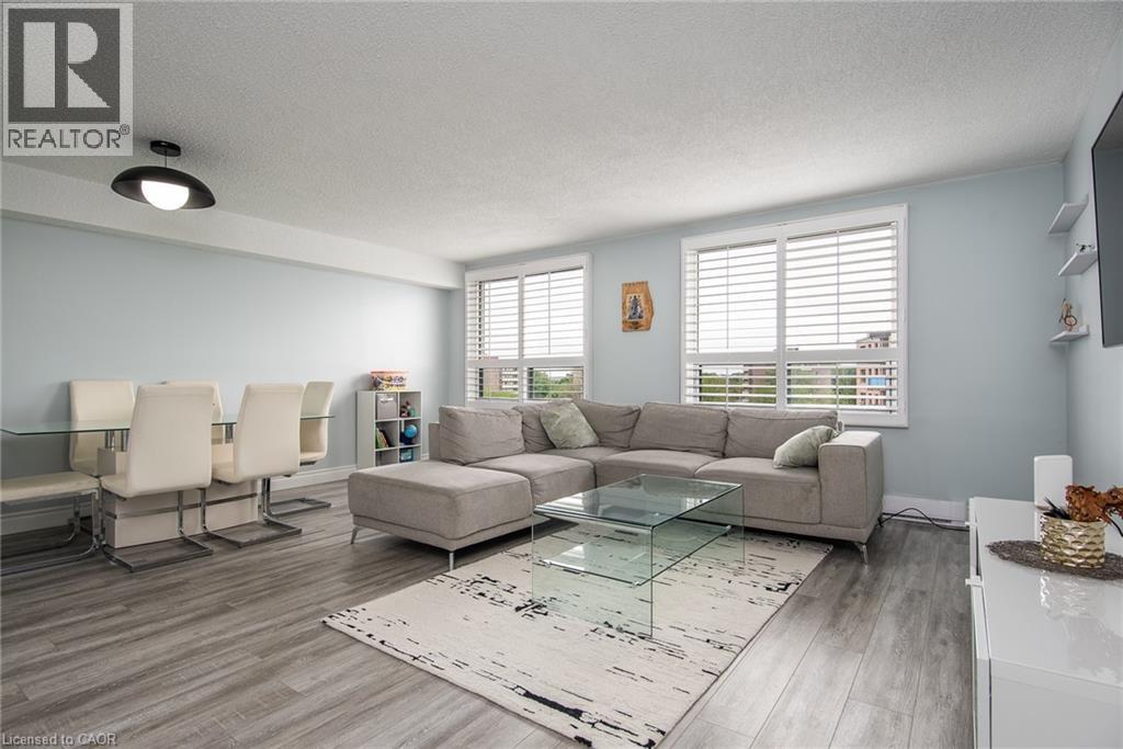Photo 5 of 18 Holborn Court Unit 611, Kitchener ON
