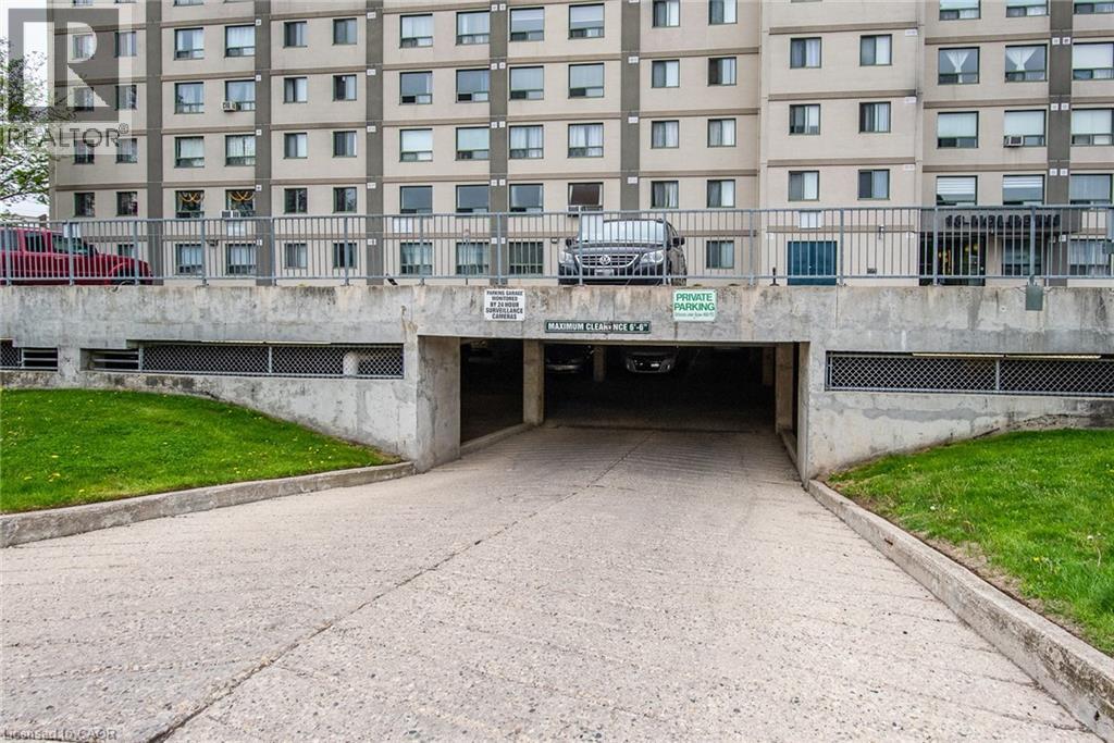 Photo 27 of 18 Holborn Court Unit 611, Kitchener ON