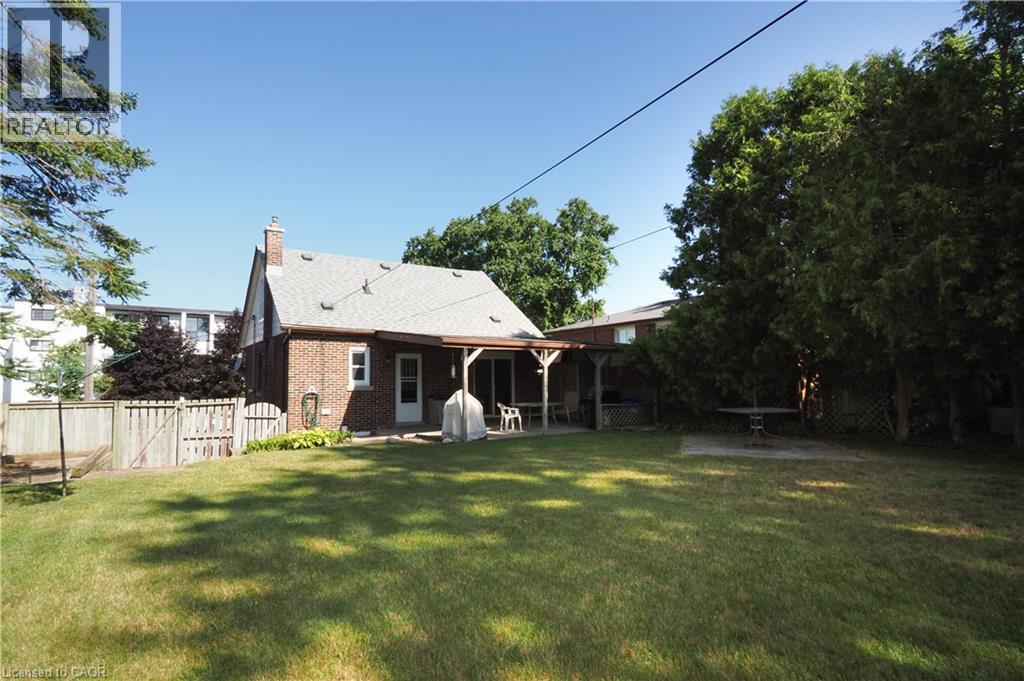 Photo 19 of 195 Sixth Avenue, Kitchener ON