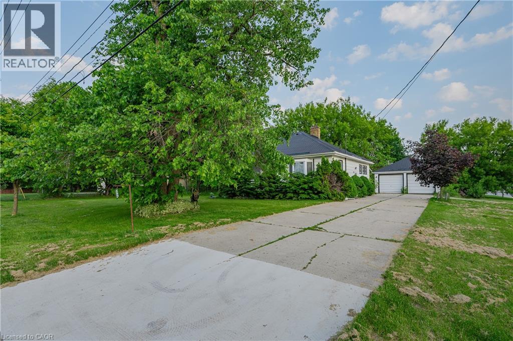 Photo 4 of 1060 Queens Bush Road, Wellesley ON