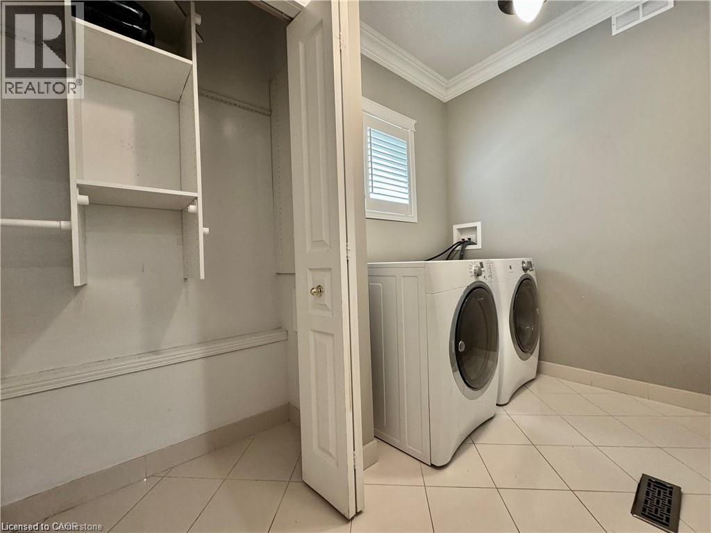 Photo 1 of 153 Sims Estate Drive Unit 1, Kitchener ON