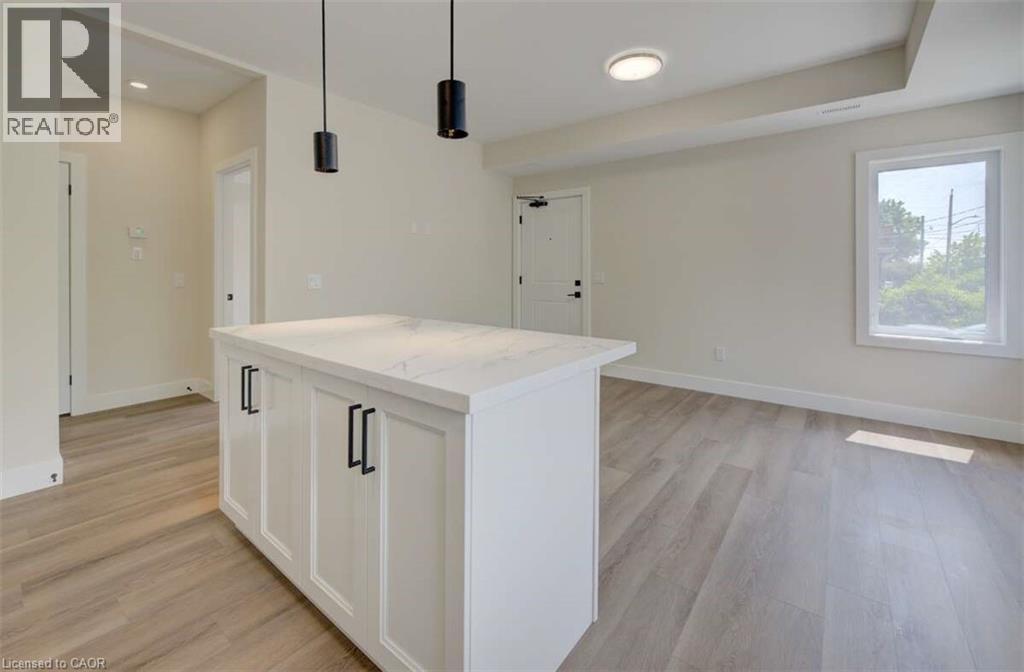 Photo 2 of 17 Peter Street Unit 4, Kitchener ON