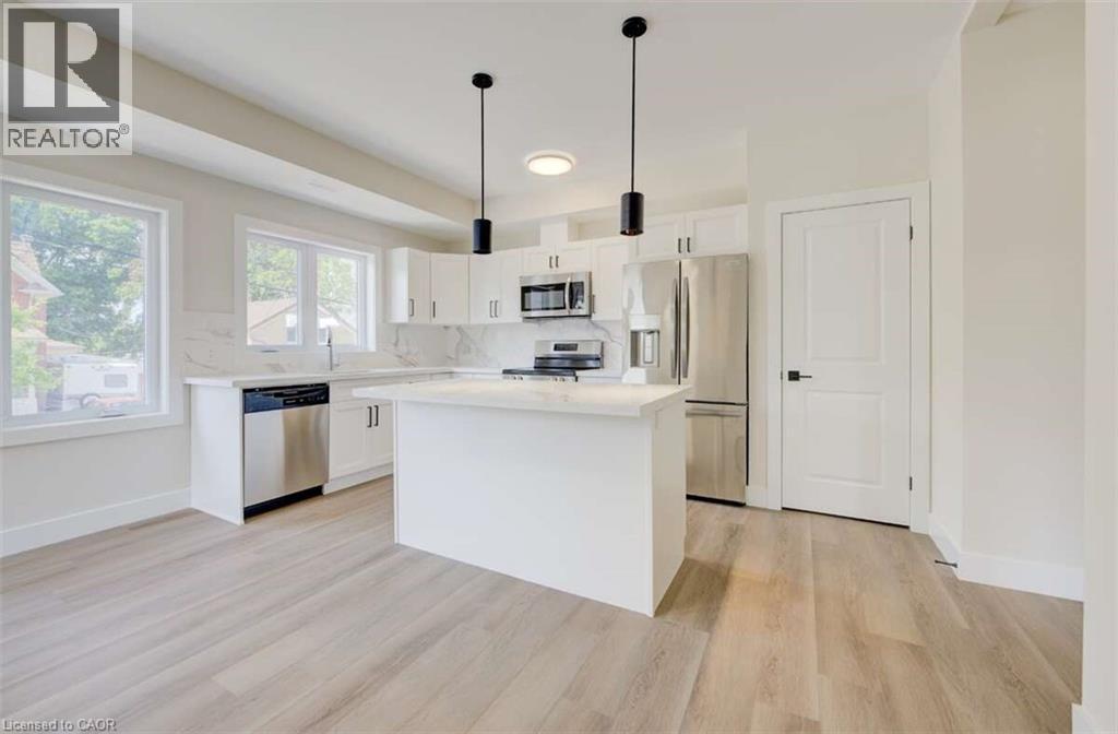Photo 3 of 17 Peter Street Unit 4, Kitchener ON