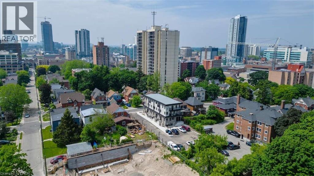 Photo 8 of 17 Peter Street Unit 4, Kitchener ON