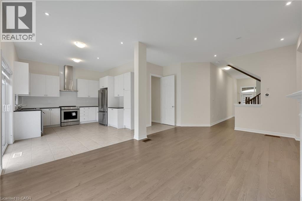 Photo 14 of 3936 Leonardo Street, Burlington ON