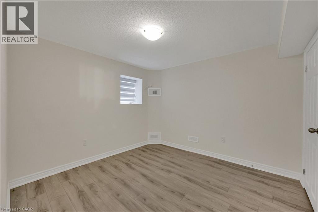 Photo 19 of 3936 Leonardo Street, Burlington ON