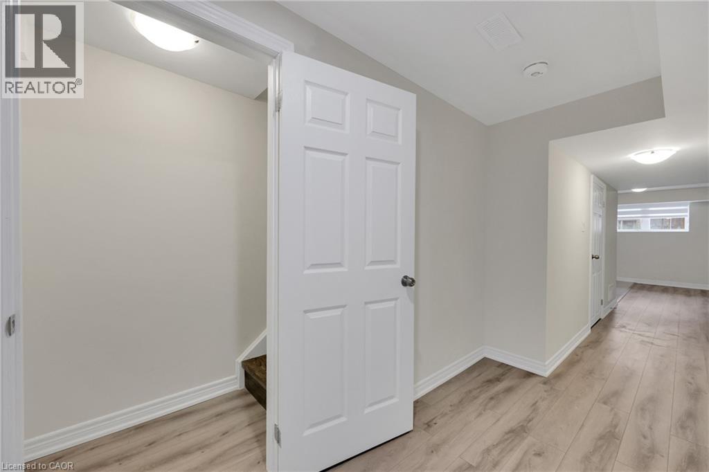 Photo 40 of 3936 Leonardo Street, Burlington ON