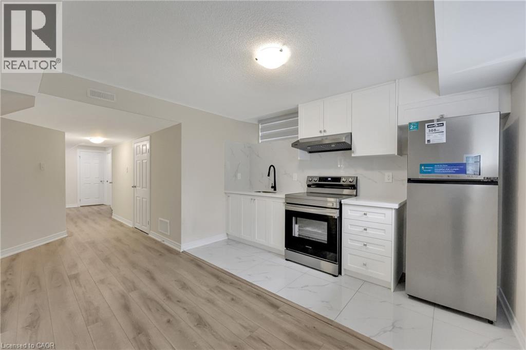 Photo 5 of 3936 Leonardo Street, Burlington ON