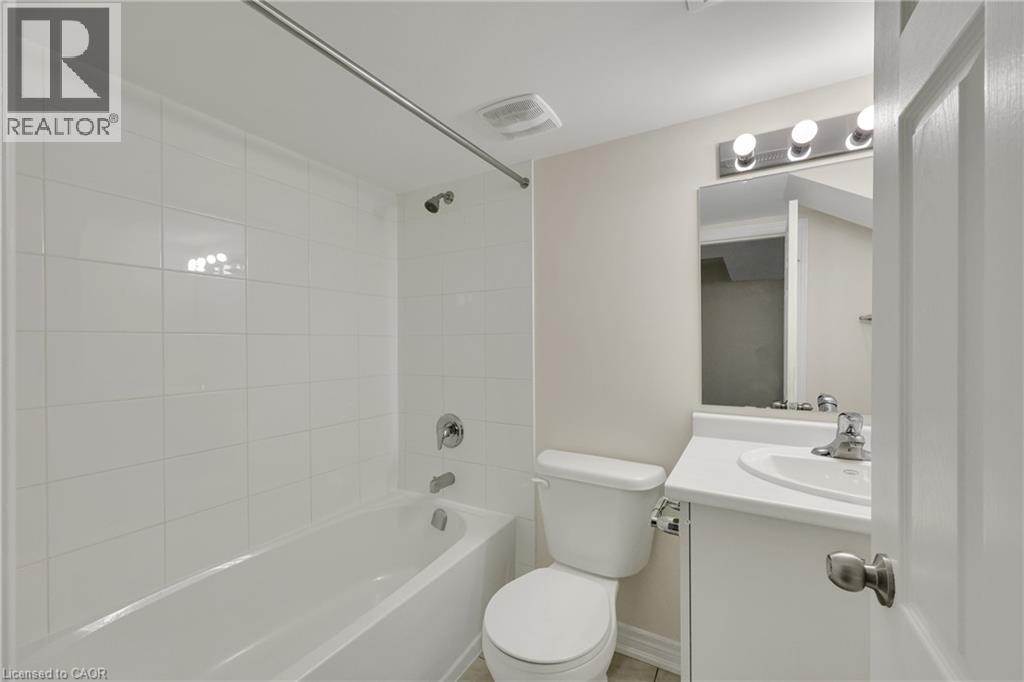 Photo 38 of 3936 Leonardo Street, Burlington ON