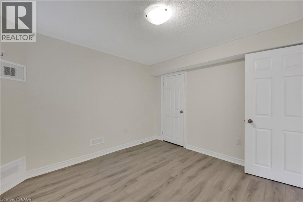 Photo 22 of 3936 Leonardo Street, Burlington ON
