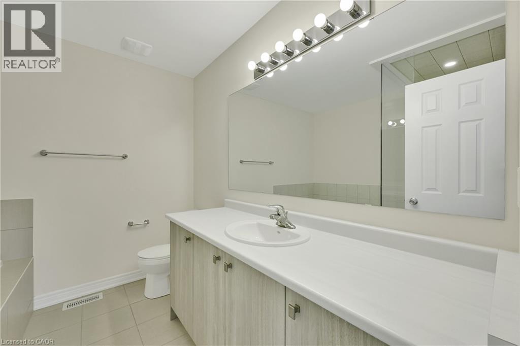 Photo 13 of 3936 Leonardo Street, Burlington ON