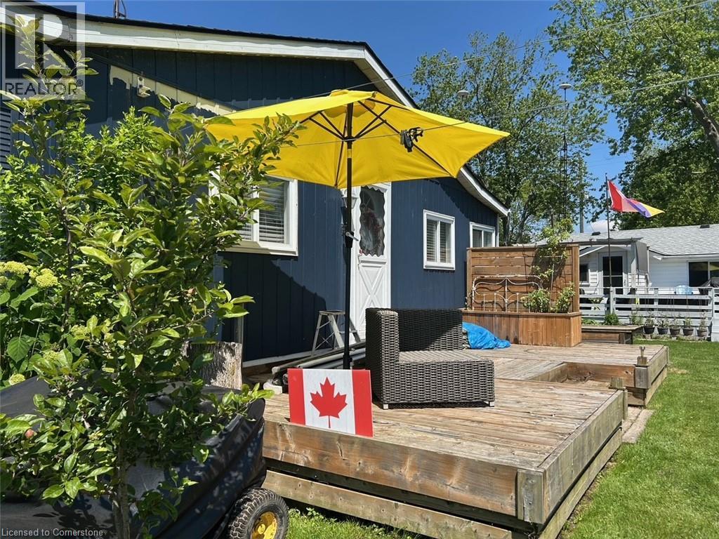 Photo 5 of 49 Heather Lane, Selkirk ON