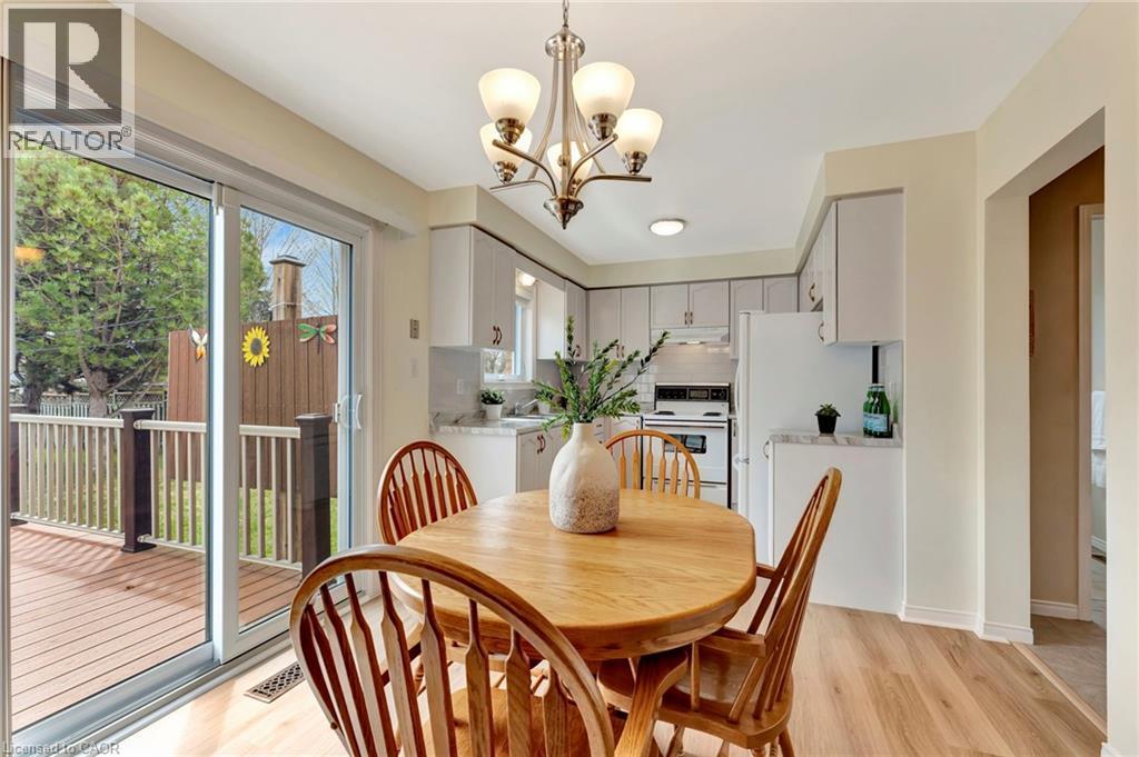 Photo 15 of 14 Broom Street, Ayr ON