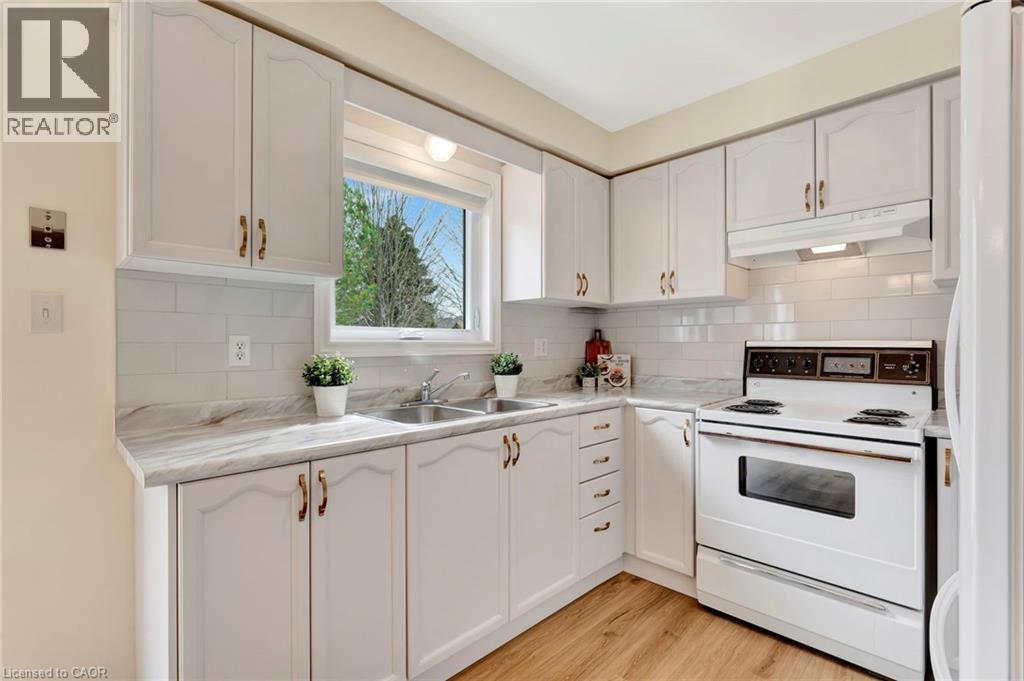 Photo 16 of 14 Broom Street, Ayr ON