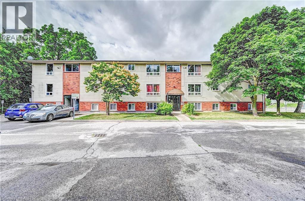 Photo 9 of 119 Cedar Street S Unit 15, Kitchener ON