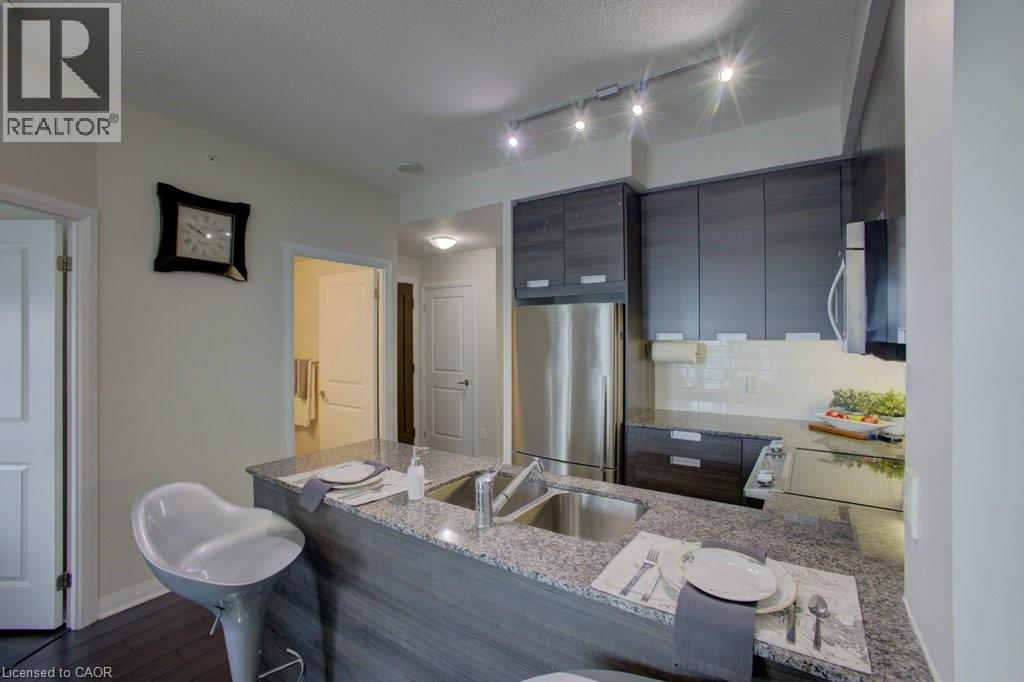 Photo 11 of 75 Eglinton Avenue W Unit 1601, Mississauga ON