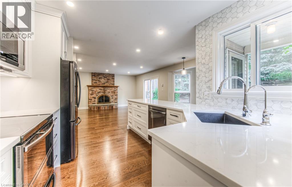 Photo 21 of 2 Morningview Place, Kitchener ON
