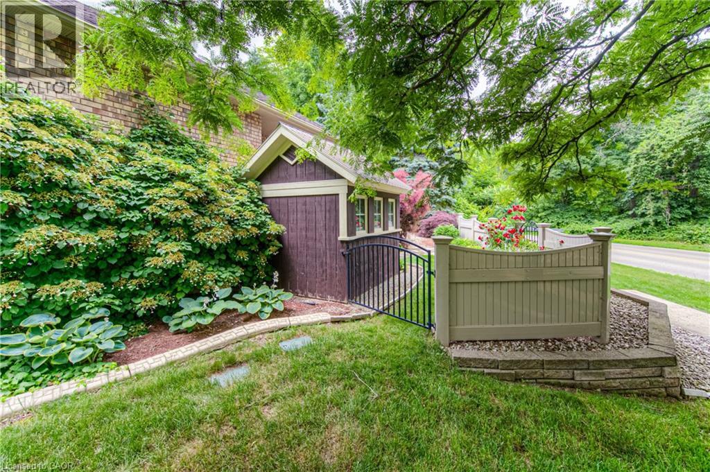 Photo 15 of 2 Morningview Place, Kitchener ON